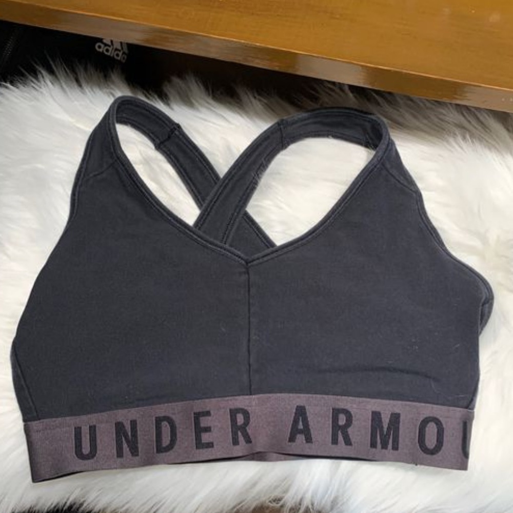 Under armor sports bra black